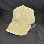 „It is what it is“ gewaschen in verschiedenen Farben - gewaschene Basecap - Handmade Present