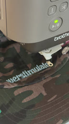 Personalisierte Cap mit Wunschtext in Hessen hochwertig bestickt. Das ideale Geschenk für jeden Anlass oder dein individuelles Unikat.